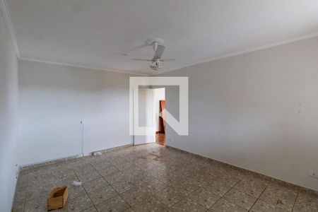 Suíte de casa para alugar com 3 quartos, 200m² em Jardim Fernandes, São Paulo