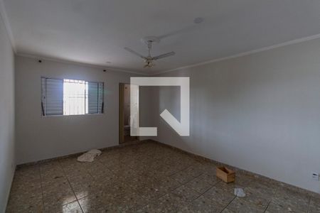 Suíte de casa à venda com 3 quartos, 200m² em Jardim Fernandes, São Paulo