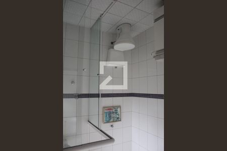 Banheiro de casa para alugar com 1 quarto, 50m² em Vila Invernada, São Paulo