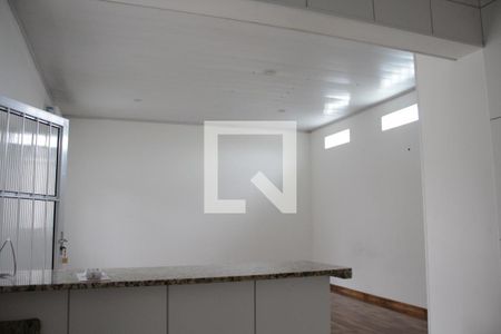 Sala + Cozinha de casa para alugar com 1 quarto, 50m² em Vila Invernada, São Paulo