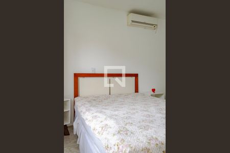 Quarto 01 de casa para alugar com 3 quartos, 150m² em São João do Rio Vermelho, Florianópolis
