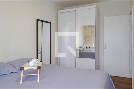Quarto 01 - Dormitório de apartamento para alugar com 2 quartos, 70m² em Barra da Lagoa, Florianópolis