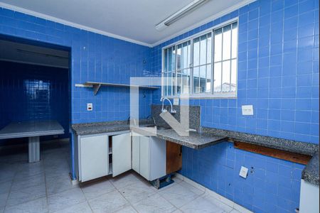 Casa para alugar com 210m², 3 quartos e 2 vagas Casa para alugar com 210m², 3 quartos e 2 vagasCozinha