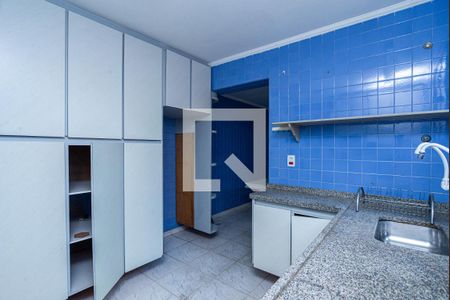 Casa para alugar com 210m², 3 quartos e 2 vagas Casa para alugar com 210m², 3 quartos e 2 vagasCozinha