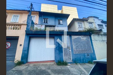 Casa para alugar com 210m², 3 quartos e 2 vagas Casa para alugar com 210m², 3 quartos e 2 vagasFachada