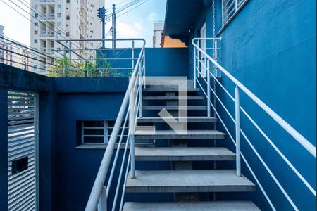 Casa para alugar com 210m², 3 quartos e 2 vagas Casa para alugar com 210m², 3 quartos e 2 vagasEscada