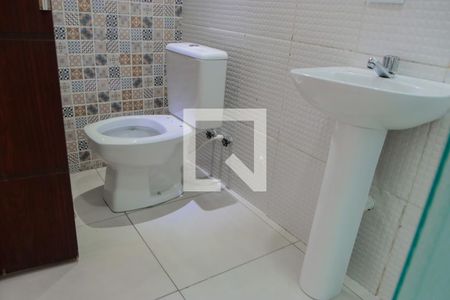 Banheiro de casa para alugar com 1 quarto, 118m² em Jardim Santo Eduardo, Embu das Artes