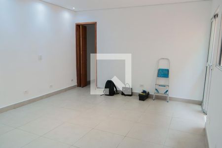 Sala de casa para alugar com 1 quarto, 118m² em Jardim Santo Eduardo, Embu das Artes