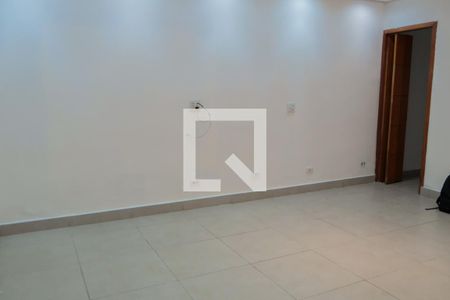 Sala de casa para alugar com 1 quarto, 118m² em Jardim Santo Eduardo, Embu das Artes