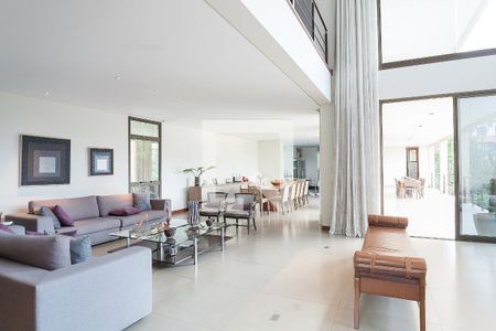 sala de casa de condomínio para alugar com 6 quartos, 900m² em Bosque Residencial do Jambreiro, Nova Lima
