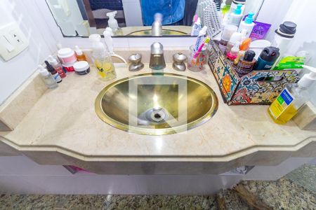 Casa à venda com 300m², 3 quartos e 7 vagasBanheiro da Suíte 1