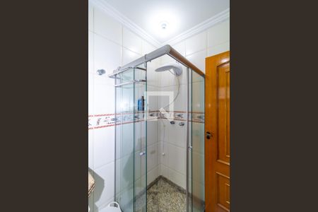Casa à venda com 300m², 3 quartos e 7 vagasBanheiro da Suíte 2