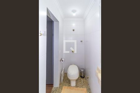 Casa à venda com 300m², 3 quartos e 7 vagasBanheiro da Suíte 1