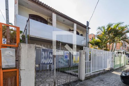 Casa à venda com 880m², 3 quartos e 2 vagasFachada