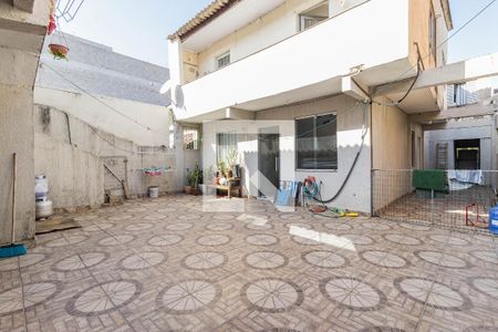 Casa à venda com 880m², 3 quartos e 2 vagasQuintal
