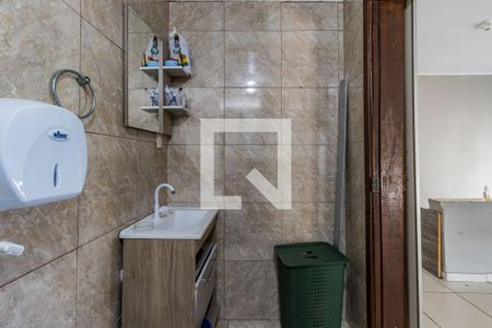 Casa à venda com 880m², 3 quartos e 2 vagasBanheiro Social 2