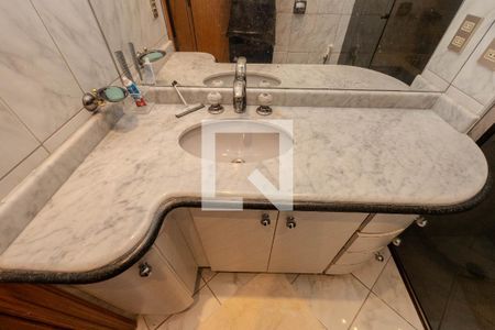 Apartamento à venda com 125m², 4 quartos e 2 vagasBanheiro