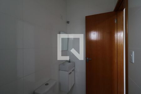 Banheiro de kitnet/studio para alugar com 0 quarto, 15m² em Vila Curuca, Santo André