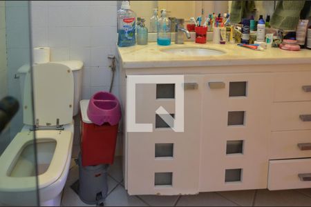 Apartamento para alugar com 182m², 5 quartos e 2 vagas Apartamento para alugar com 182m², 5 quartos e 2 vagasBanheiro da Suíte 1