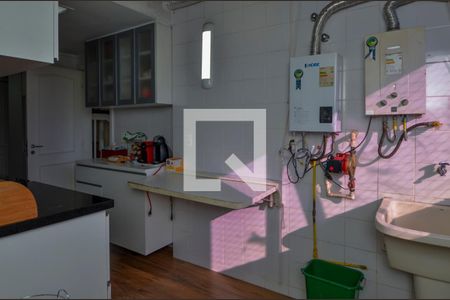 Apartamento para alugar com 182m², 5 quartos e 2 vagas Apartamento para alugar com 182m², 5 quartos e 2 vagasÁrea de Serviço