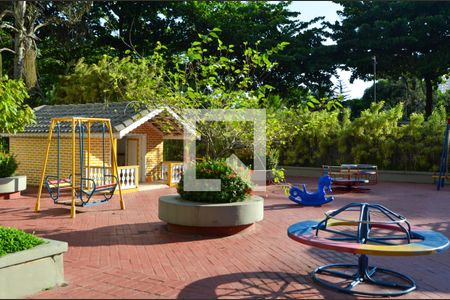 Apartamento para alugar com 182m², 5 quartos e 2 vagas Apartamento para alugar com 182m², 5 quartos e 2 vagasÁrea comum - Playground