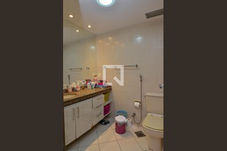 Apartamento para alugar com 182m², 5 quartos e 2 vagas Apartamento para alugar com 182m², 5 quartos e 2 vagasBanheiro da Suíte 2