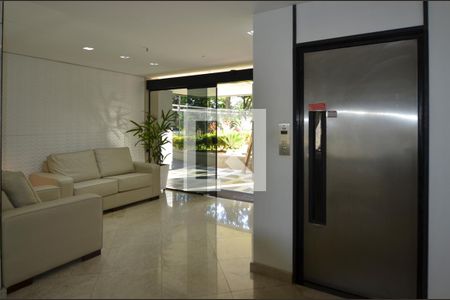 Apartamento para alugar com 182m², 5 quartos e 2 vagas Apartamento para alugar com 182m², 5 quartos e 2 vagasHall de entrada