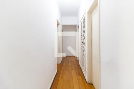 Corredor de apartamento para alugar com 3 quartos, 156m² em Liberdade, São Paulo