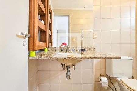 Apartamento para alugar com 176m², 4 quartos e 2 vagas Apartamento para alugar com 176m², 4 quartos e 2 vagasBanheiro da Suíte 2