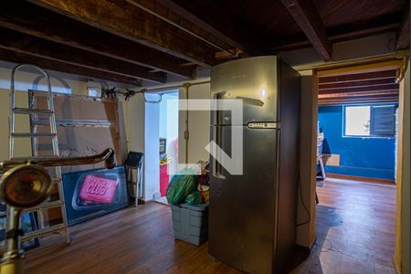 Casa à venda com 232m², 2 quartos e sem vagaPorão