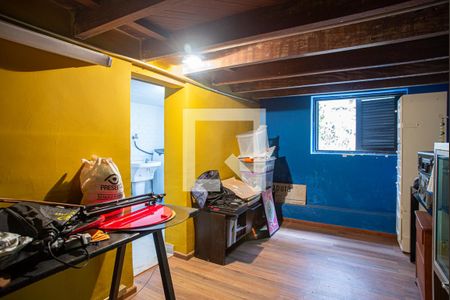 Casa à venda com 232m², 2 quartos e sem vagaPorão