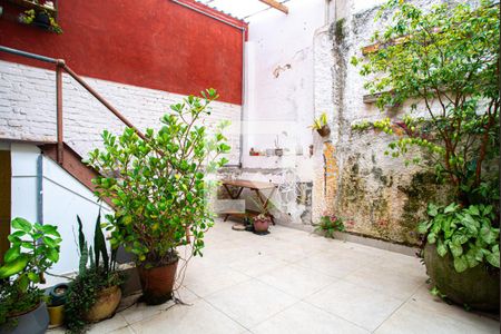 Casa à venda com 232m², 2 quartos e sem vagaQuintal