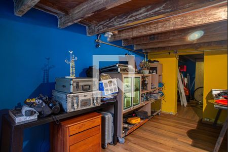 Casa à venda com 232m², 2 quartos e sem vagaPorão