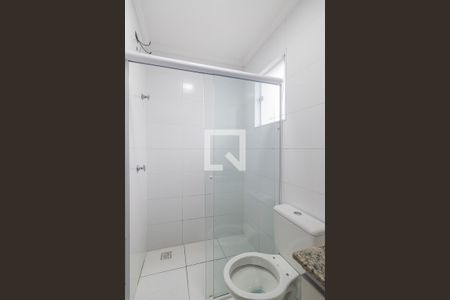 Banheiro da Suite de casa para alugar com 2 quartos, 70m² em Vila Pires, Santo André