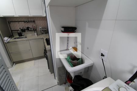Área de Serviço de apartamento para alugar com 2 quartos, 42m² em Vila Nilo, São Paulo