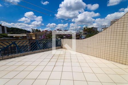 Casa à venda com 137m², 3 quartos e 2 vagas Casa à venda com 137m², 3 quartos e 2 vagasÁrea comum