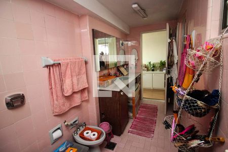 Apartamento à venda com 205m², 3 quartos e sem vagaBanheiro da Suíte