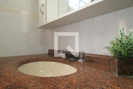 Casa à venda com 202m², 4 quartos e 5 vagasBanheiro da Suíte 2