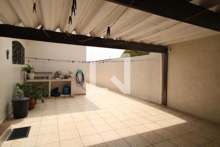 Casa à venda com 202m², 4 quartos e 5 vagasQuintal e garagem