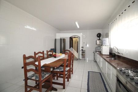 Casa à venda com 202m², 4 quartos e 5 vagasCozinha 