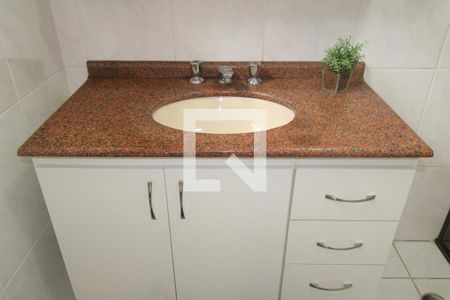 Casa à venda com 202m², 4 quartos e 5 vagasBanheiro da Suíte 2