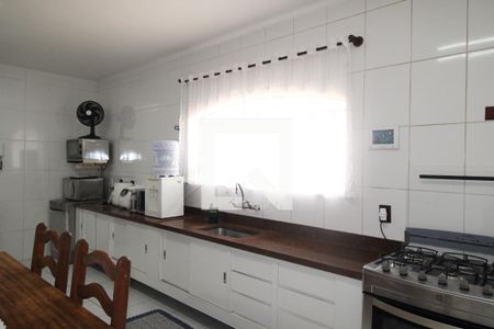 Casa à venda com 202m², 4 quartos e 5 vagasCozinha 