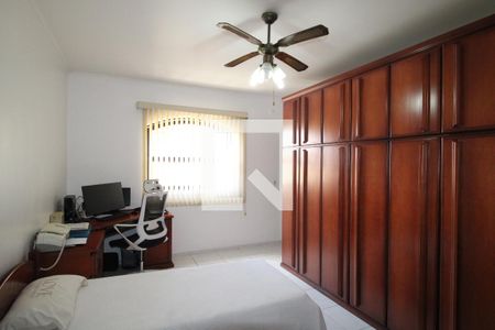 Casa à venda com 202m², 4 quartos e 5 vagasQuarto Suíte 2 