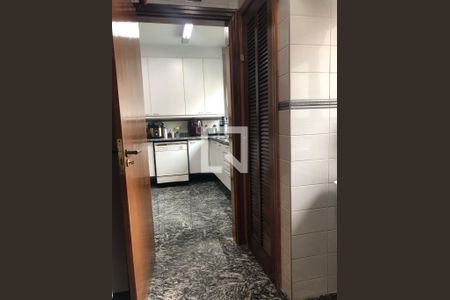 Apartamento à venda com 156m², 3 quartos e 3 vagasCozinha