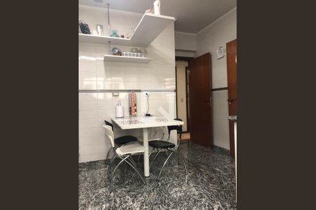 Apartamento à venda com 156m², 3 quartos e 3 vagasCozinha