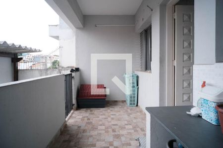 Casa à venda com 214m², 2 quartos e 1 vaga Casa à venda com 214m², 2 quartos e 1 vagaVaranda