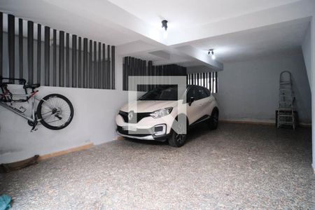 Casa à venda com 214m², 2 quartos e 1 vaga Casa à venda com 214m², 2 quartos e 1 vagaGaragem