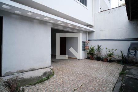 Casa à venda com 214m², 2 quartos e 1 vaga Casa à venda com 214m², 2 quartos e 1 vagaFachada