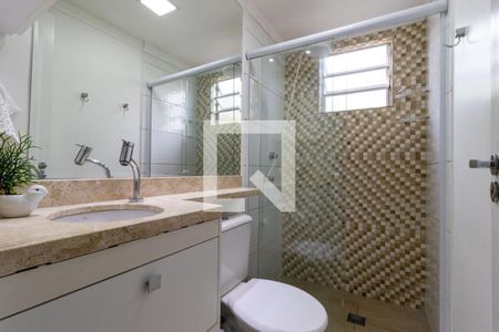 Banheiro de apartamento à venda com 2 quartos, 45m² em Vila Carminha, Campinas