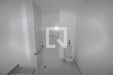 Banheiro de kitnet/studio para alugar com 1 quarto, 28m² em Parada Inglesa, São Paulo